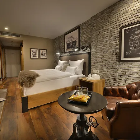 Loft Hotel
